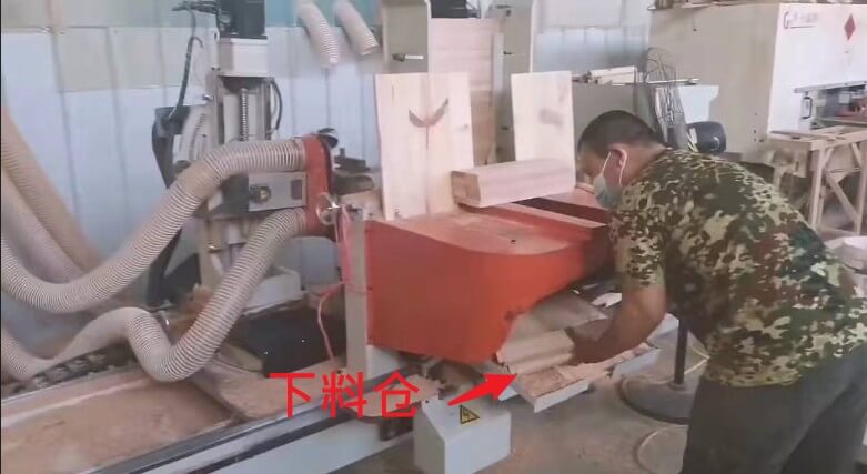 全自動(dòng)數(shù)控雙端開榫機(jī)